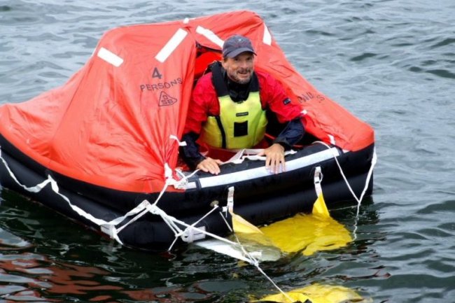 Steve Callahan - Un Survivant Extraordinaire et Son Incroyable Histoire