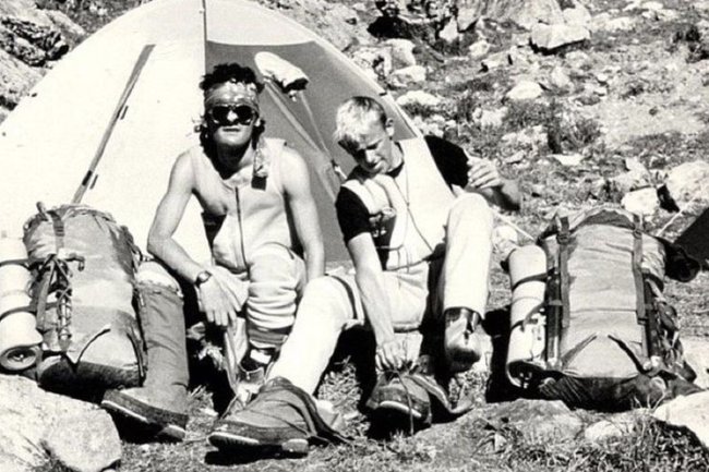 L'incroyable histoire de Joe Simpson : Survivre à une chute dans la crevasse du Siula Grande dans les Andes péruviennes